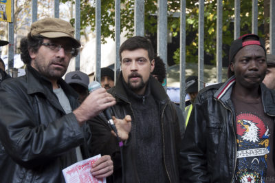 picture of a press conference outside the occupied school on Ohlauer Str.