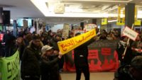 Protest gegen Abschiebungen am Flughafen Schönefeld